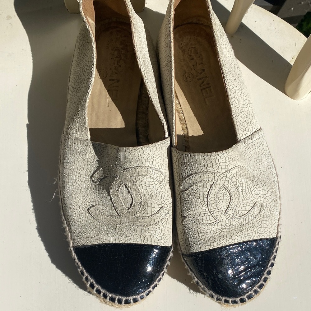 Chanel Women's White and Black Espadrilles